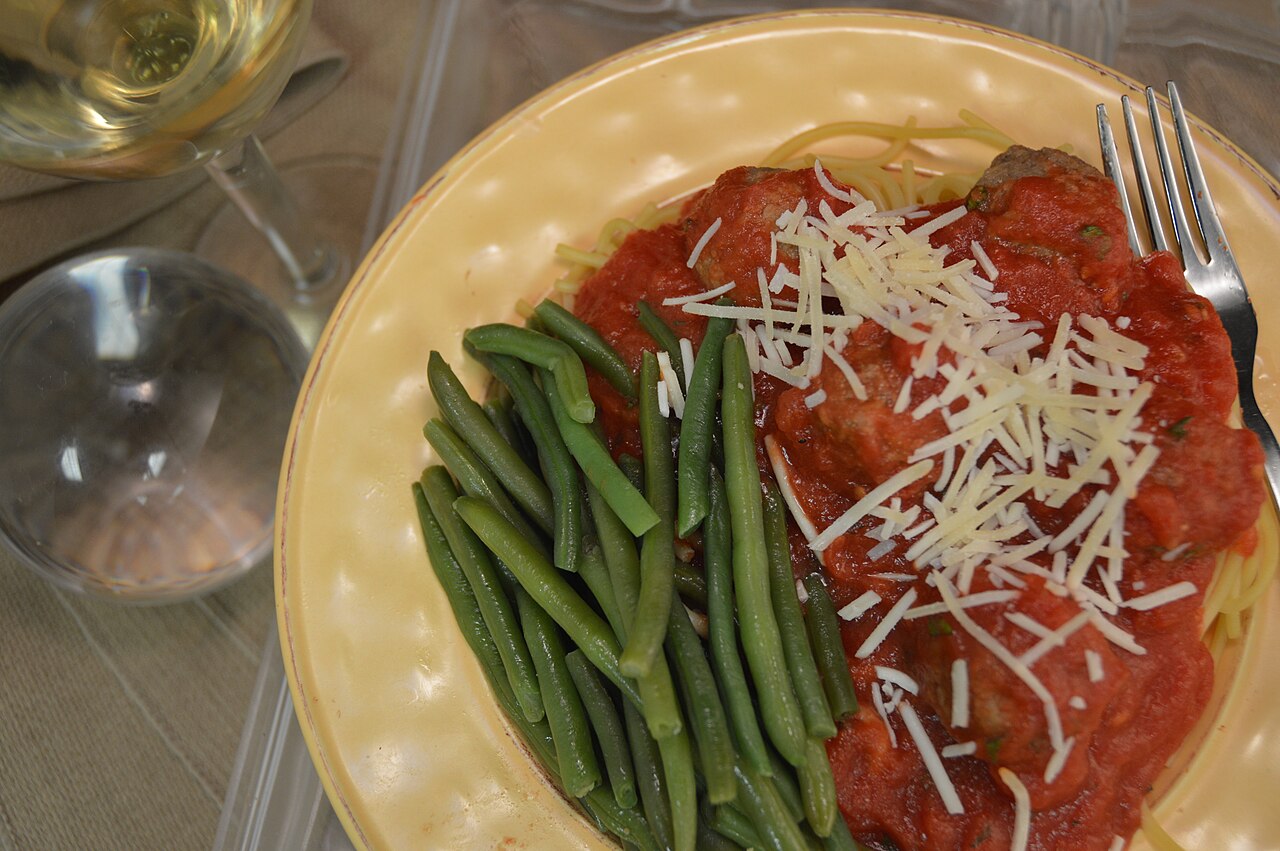 Spaghetti with meatballs